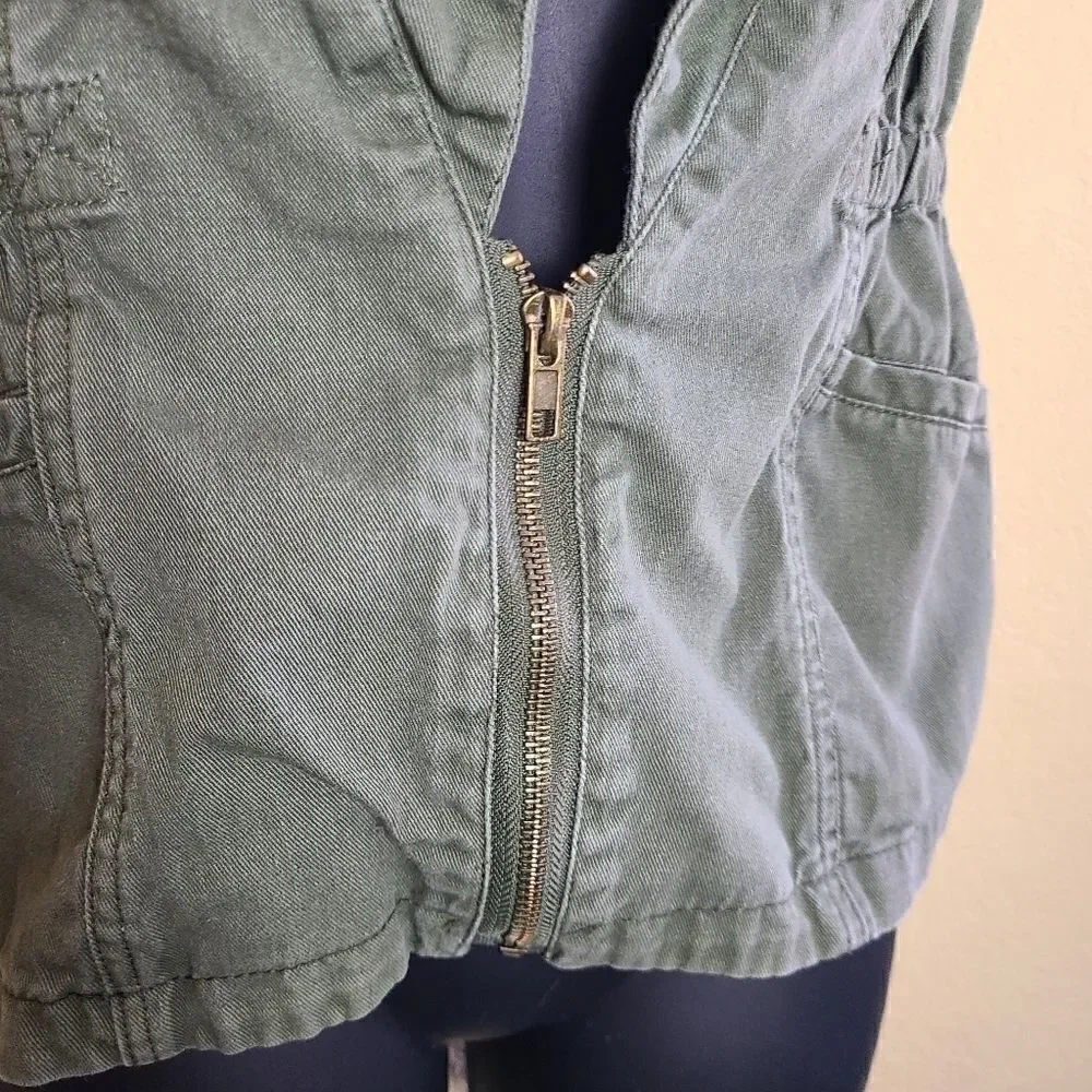 Skies Are Blue Vest
